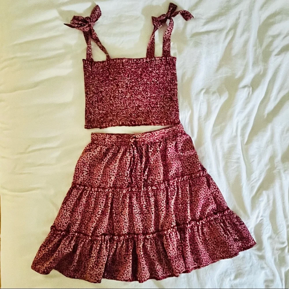 Two piece matching set - Picture 2 of 3